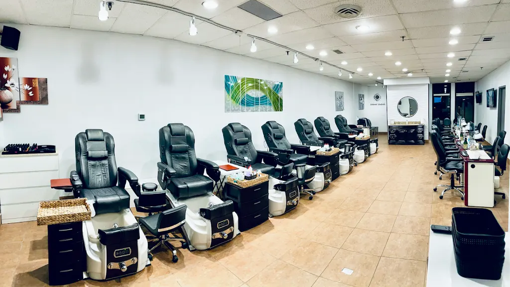Vixen Nail & Spa — Nail salon in Bloomington